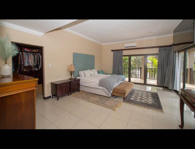 5 BEDROOM FREEHOLD FOR SALE IN LA LUCIA